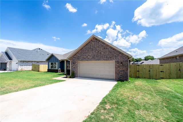 110 N Banner Avenue, Farmington, AR 72730