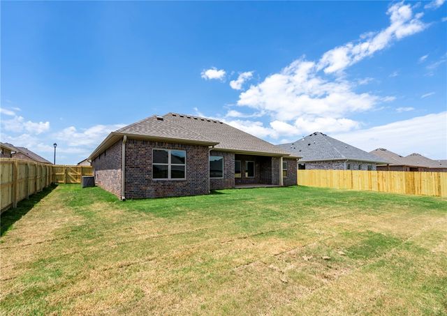 110 N Banner Avenue, Farmington, AR 72730