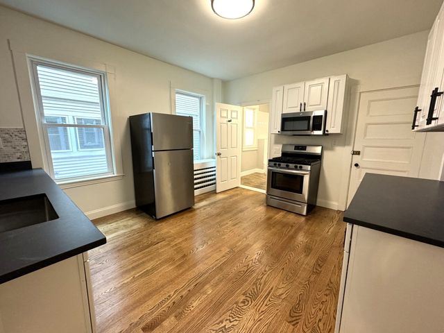 11 East Milton Rd. 1, Brookline, MA 02445
