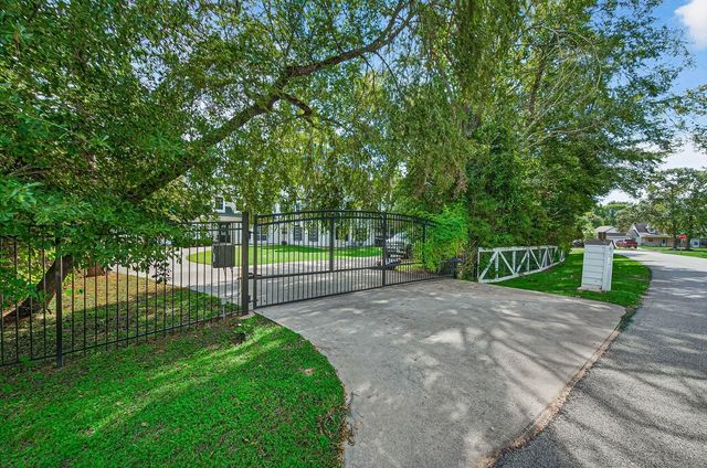 25906 Fawnwood Street, Magnolia, TX 77355