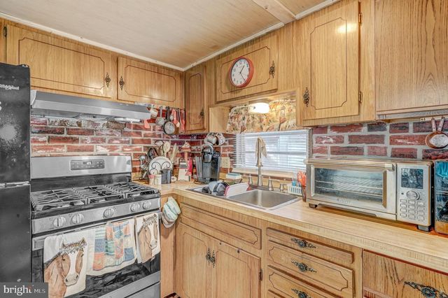 5372 MCCLEARY DR, Chincoteague Island, VA 23336