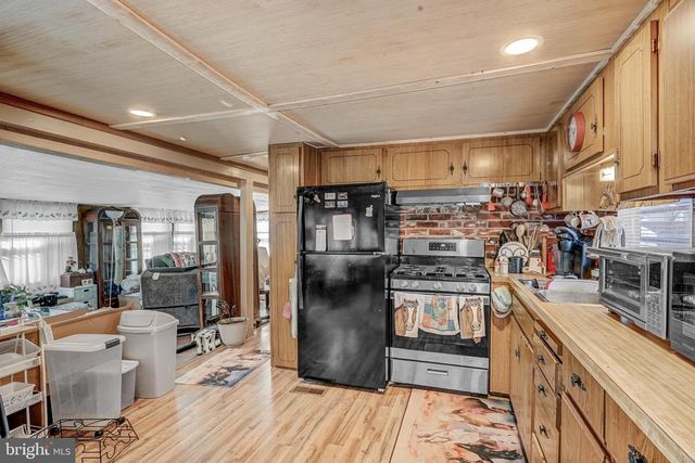 5372 MCCLEARY DR, Chincoteague Island, VA 23336