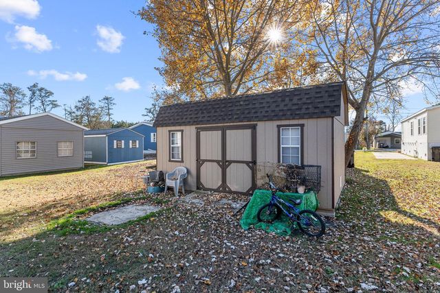 5372 MCCLEARY DR, Chincoteague Island, VA 23336