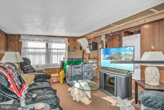 5372 MCCLEARY DR, Chincoteague Island, VA 23336