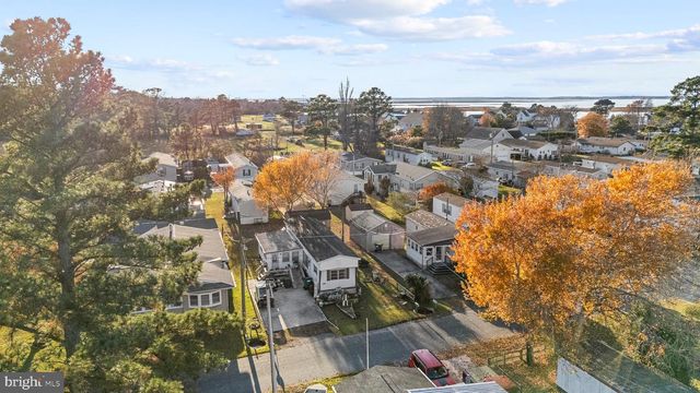 5372 MCCLEARY DR, Chincoteague Island, VA 23336