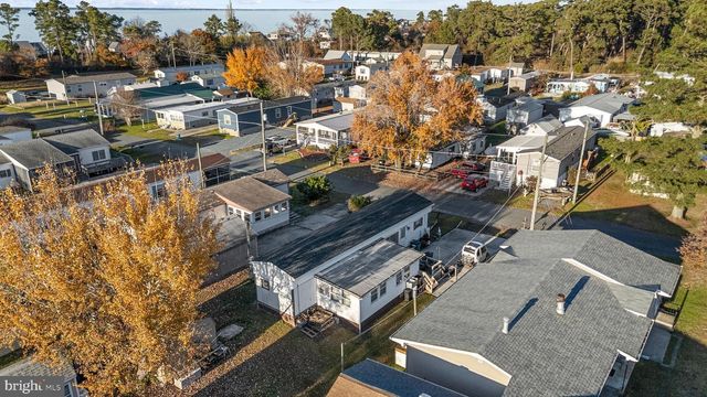 5372 MCCLEARY DR, Chincoteague Island, VA 23336