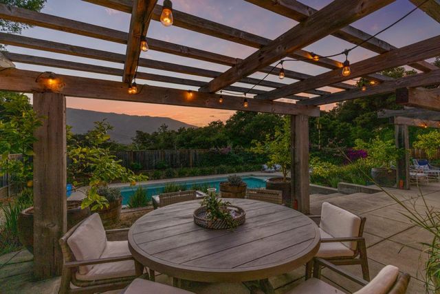 58 La Rancheria, Carmel Valley, CA 93924
