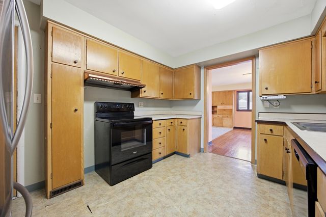 305 19th Avenue N, Fargo, ND 58102