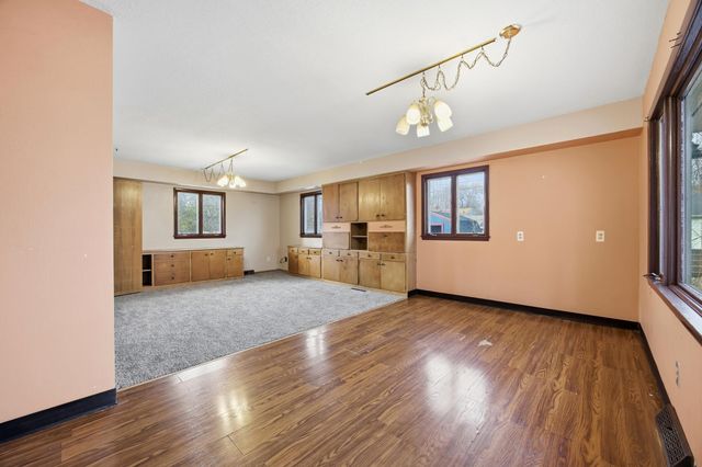 305 19th Avenue N, Fargo, ND 58102