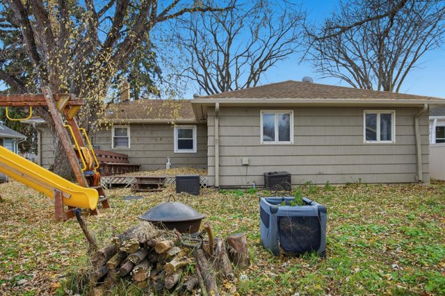 305 19th Avenue N, Fargo, ND 58102