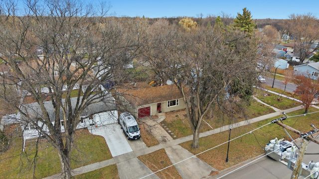 305 19th Avenue N, Fargo, ND 58102