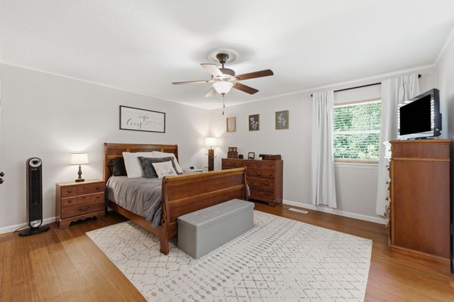 1504 Ridge Point Road, Hixson, TN 37343