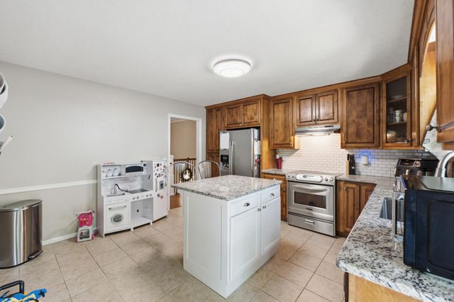 1504 Ridge Point Road, Hixson, TN 37343