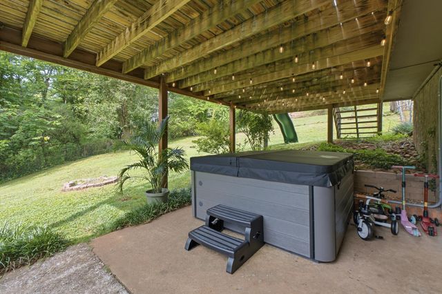 1504 Ridge Point Road, Hixson, TN 37343