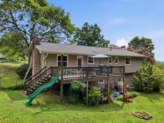 1504 Ridge Point Road, Hixson, TN 37343