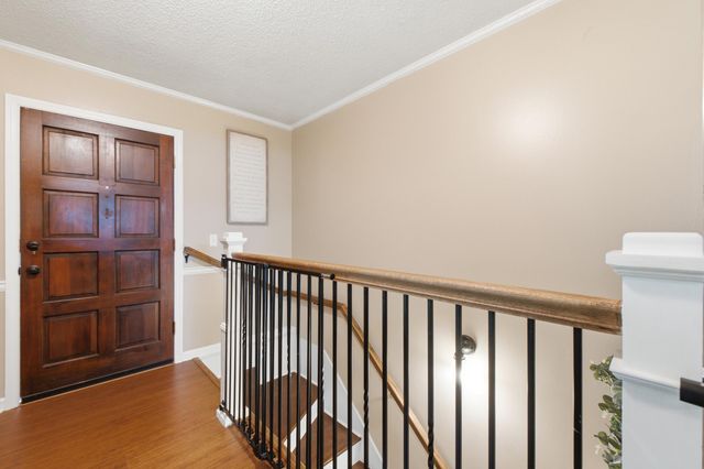 1504 Ridge Point Road, Hixson, TN 37343