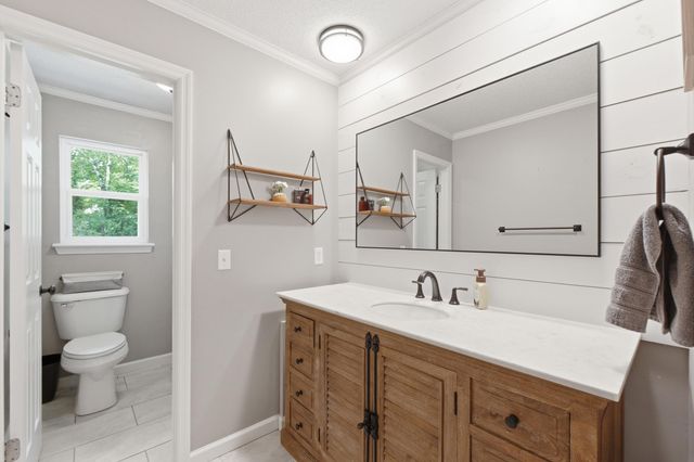 1504 Ridge Point Road, Hixson, TN 37343
