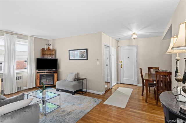 22 Mulford 2D, Hempstead, NY 11550