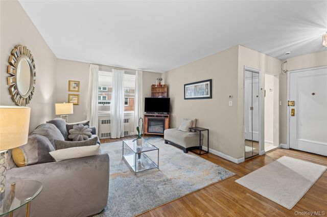 22 Mulford 2D, Hempstead, NY 11550
