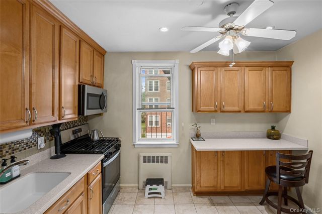 22 Mulford 2D, Hempstead, NY 11550