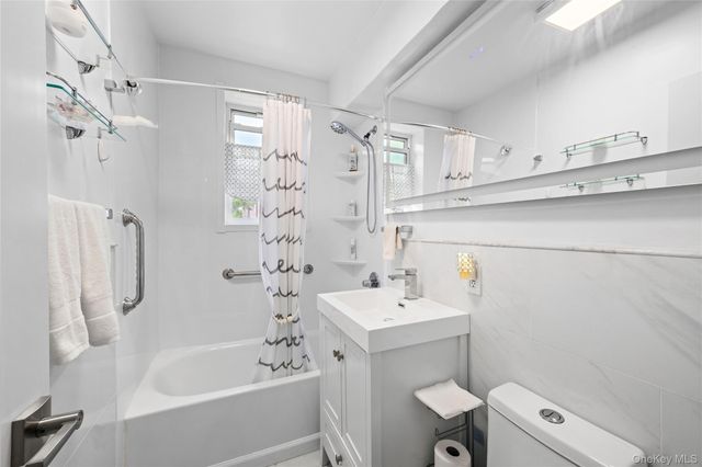 22 Mulford 2D, Hempstead, NY 11550