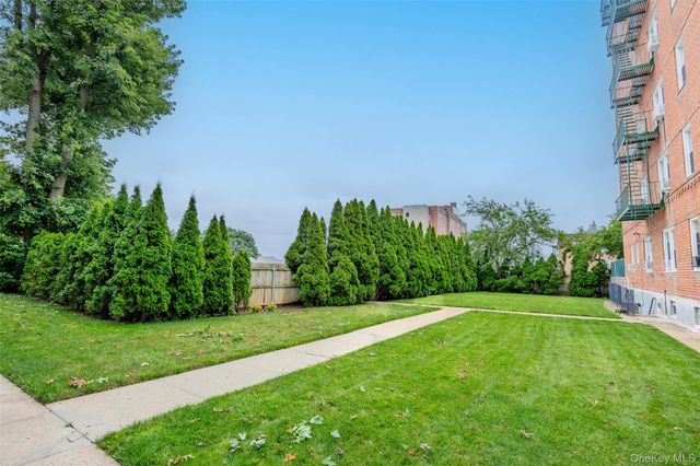 22 Mulford 2D, Hempstead, NY 11550