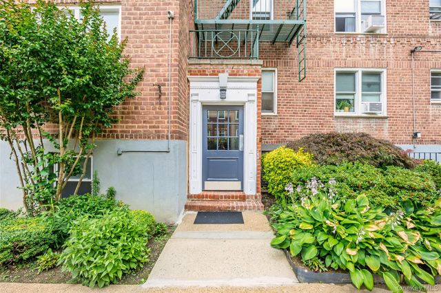 22 Mulford 2D, Hempstead, NY 11550