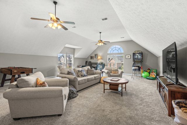 1045 Pittman Dr, Gallatin, TN 37066