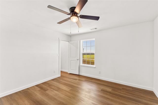 505 Farmer Road, Ennis, TX 75119