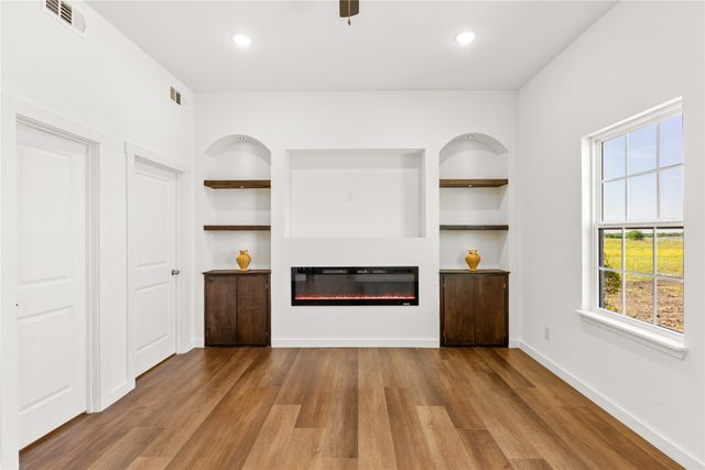 505 Farmer Road, Ennis, TX 75119