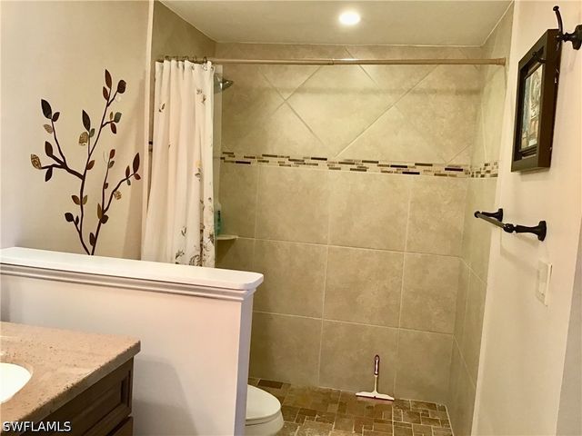 440 Fox Haven DR 2106, Naples, FL 34104