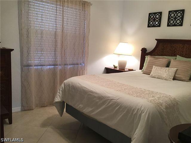 440 Fox Haven DR 2106, Naples, FL 34104