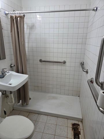 6800 Perry Avenue N, Brooklyn Center, MN 55429