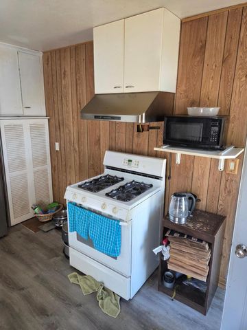 6800 Perry Avenue N, Brooklyn Center, MN 55429