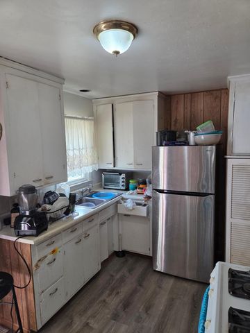 6800 Perry Avenue N, Brooklyn Center, MN 55429