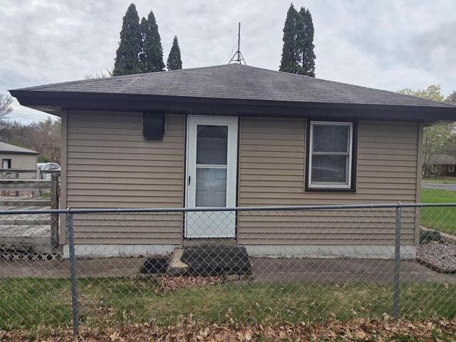 6800 Perry Avenue N, Brooklyn Center, MN 55429