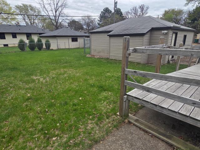 6800 Perry Avenue N, Brooklyn Center, MN 55429