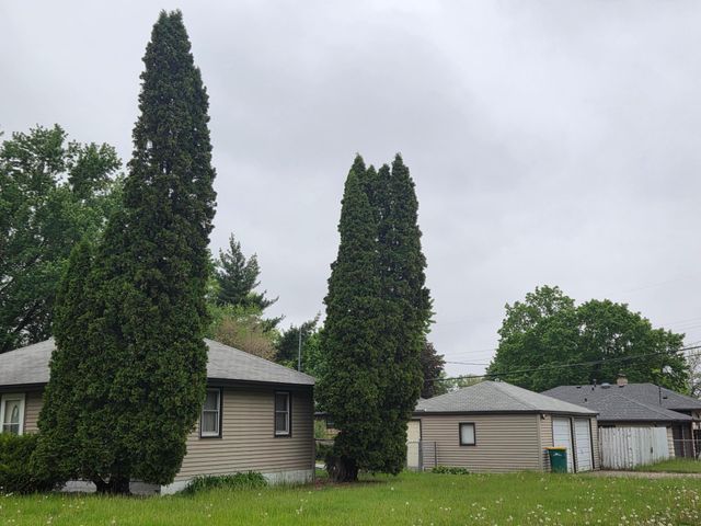 6800 Perry Avenue N, Brooklyn Center, MN 55429