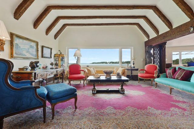 69 Cornwells Beach Road, Sands Point, NY 11050