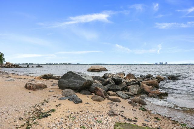 69 Cornwells Beach Road, Sands Point, NY 11050