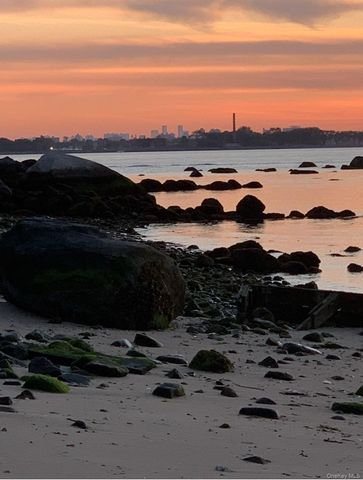 69 Cornwells Beach Road, Sands Point, NY 11050