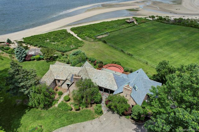 69 Cornwells Beach Road, Sands Point, NY 11050