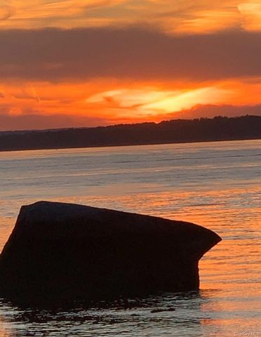 69 Cornwells Beach Road, Sands Point, NY 11050