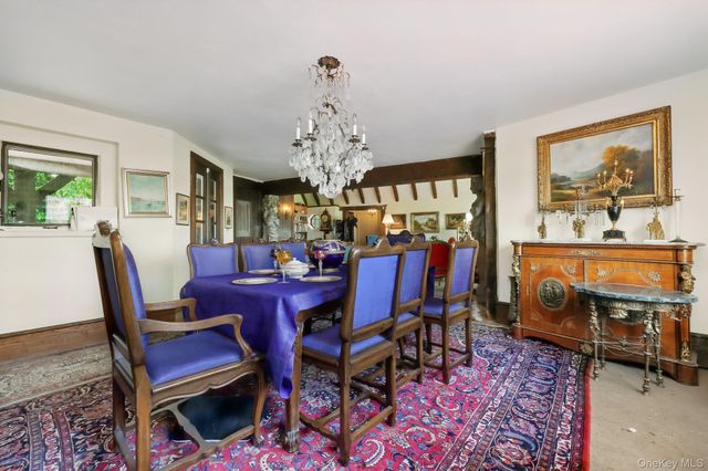 69 Cornwells Beach Road, Sands Point, NY 11050