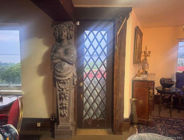 69 Cornwells Beach Road, Sands Point, NY 11050