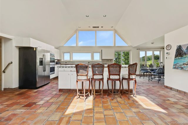 69 Cornwells Beach Road, Sands Point, NY 11050