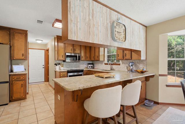 6870 Martin Rd, Milton, FL 32570
