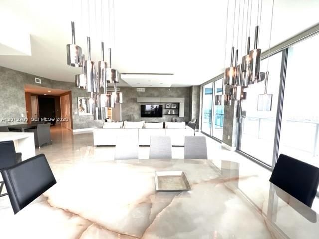 17111 Biscayne Blvd 2102, North Miami Beach, FL 33160
