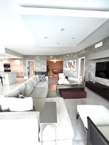 17111 Biscayne Blvd 2102, North Miami Beach, FL 33160