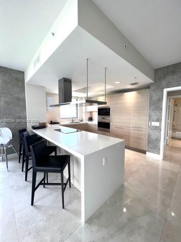 17111 Biscayne Blvd 2102, North Miami Beach, FL 33160